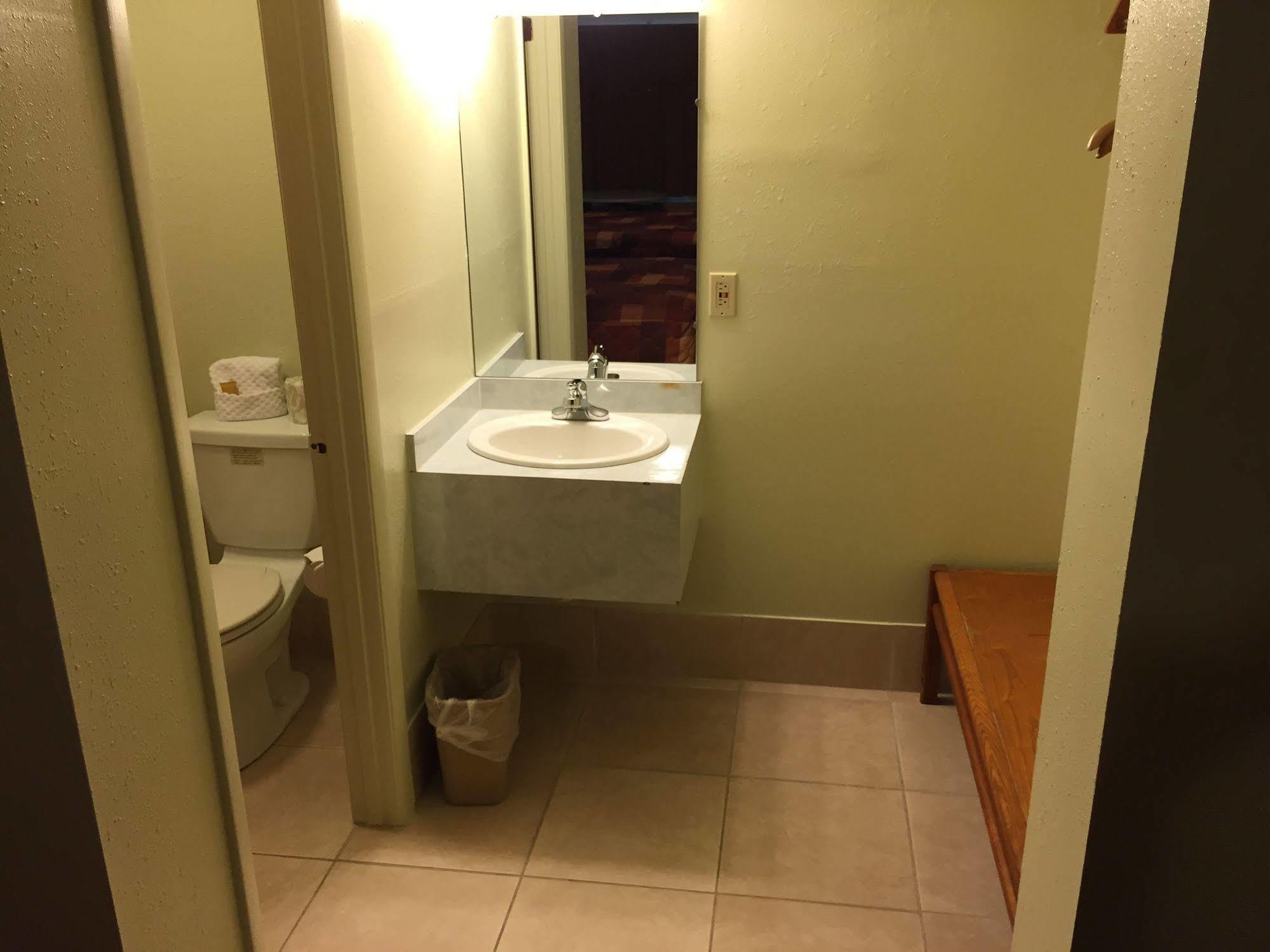 Sebring Inn מראה חיצוני תמונה