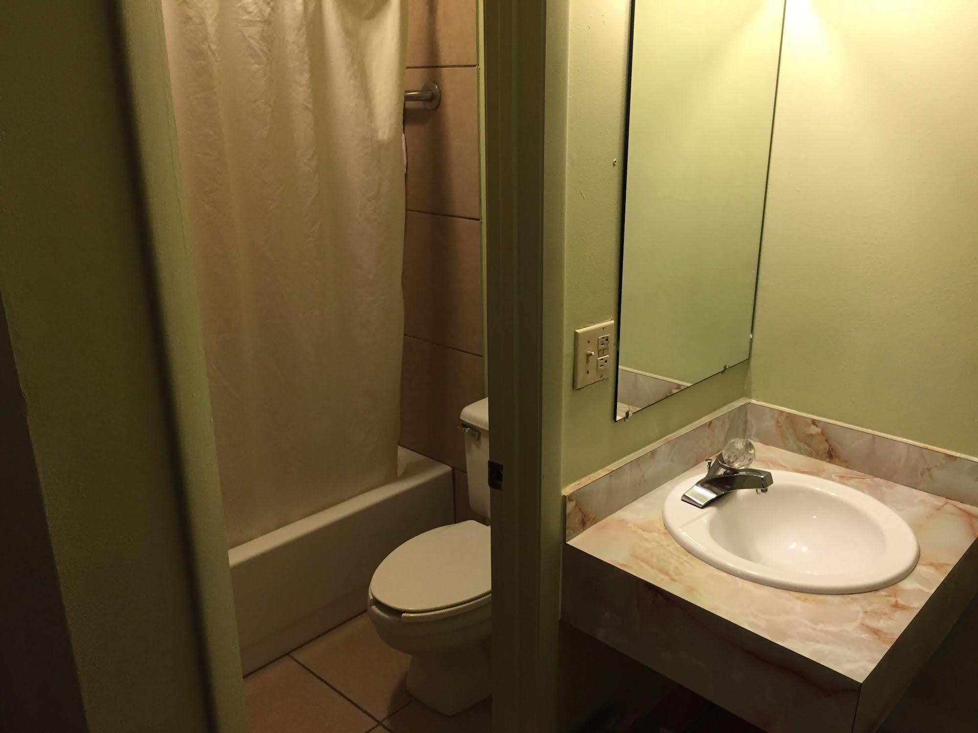 Sebring Inn מראה חיצוני תמונה