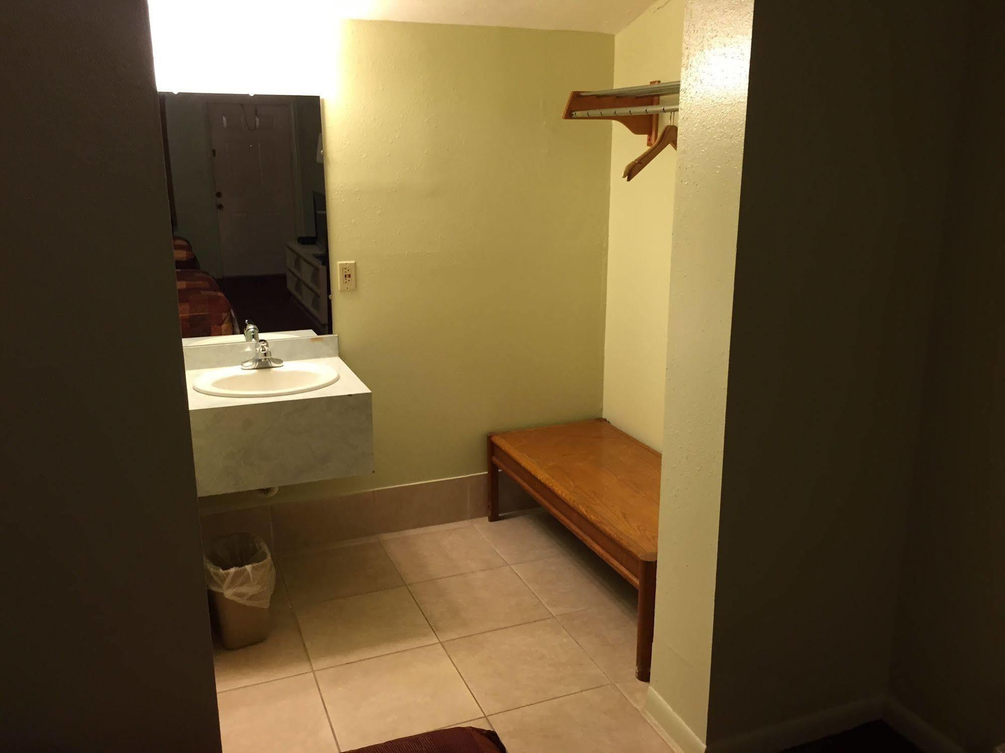 Sebring Inn מראה חיצוני תמונה