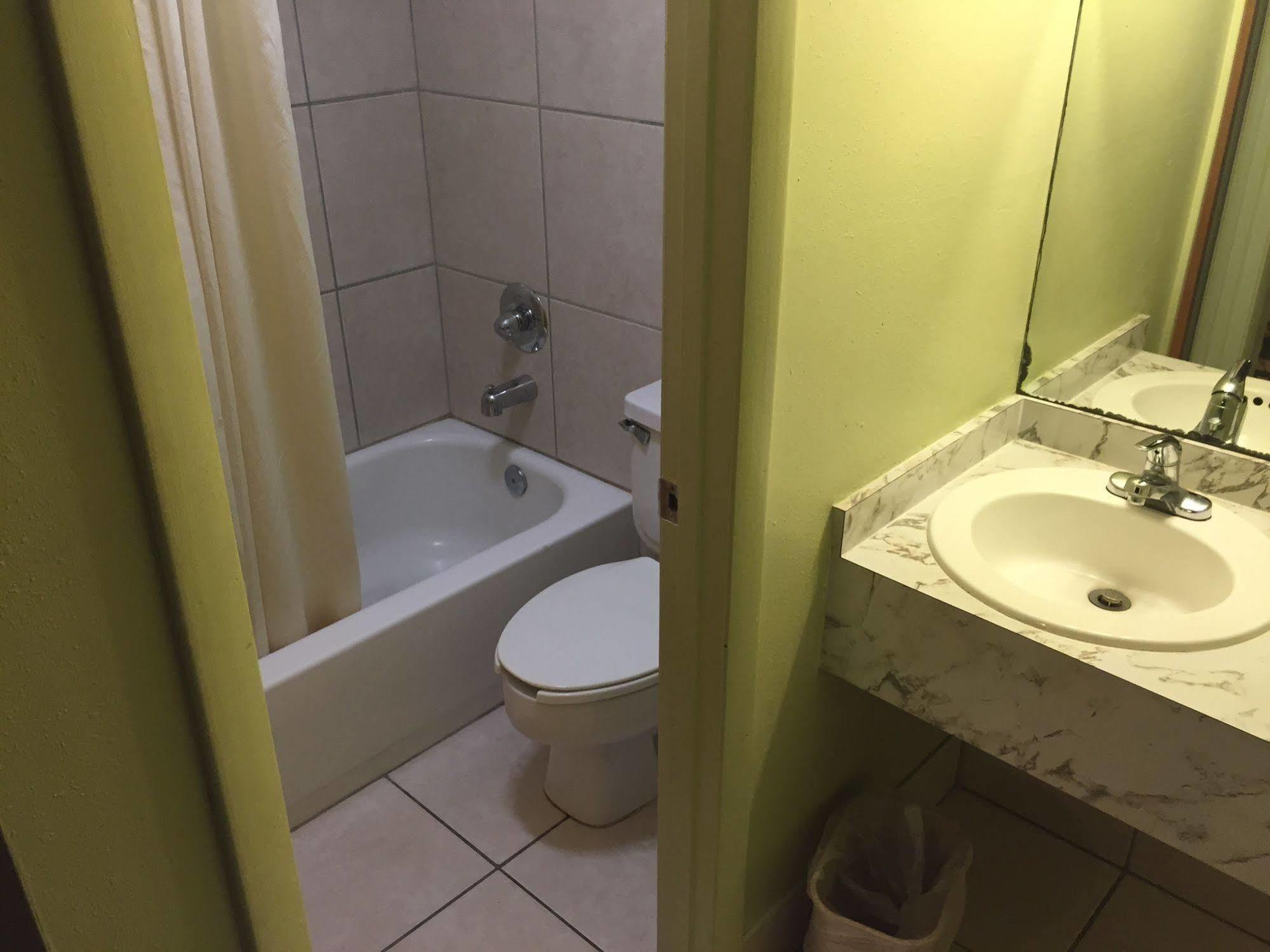 Sebring Inn מראה חיצוני תמונה