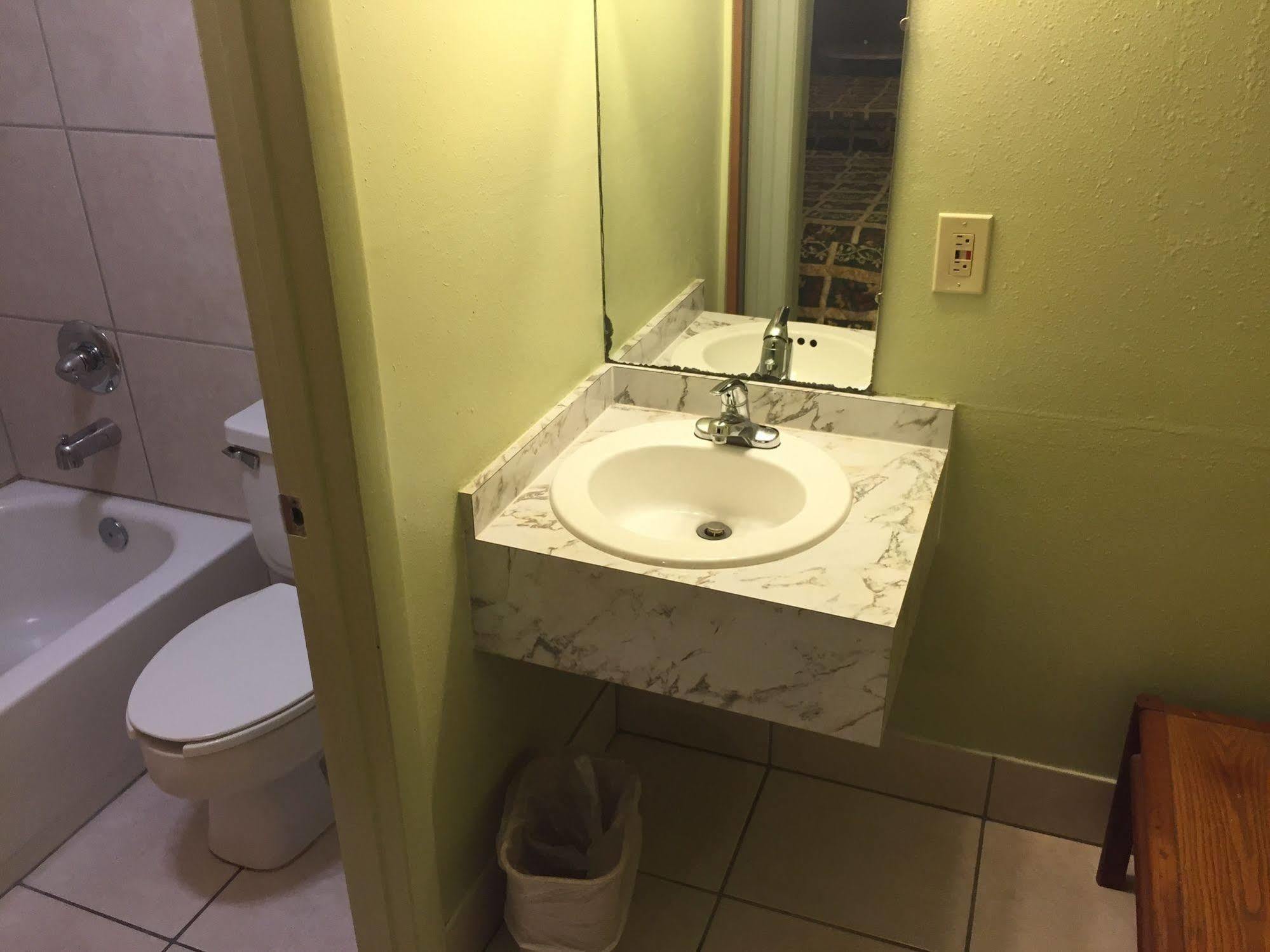 Sebring Inn מראה חיצוני תמונה