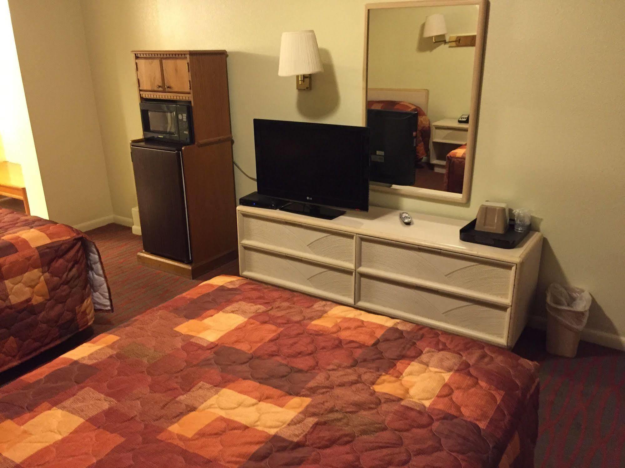 Sebring Inn מראה חיצוני תמונה